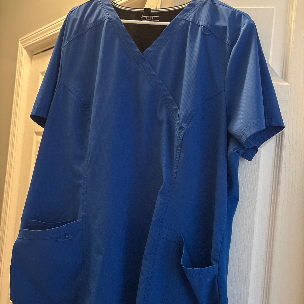 Scrub top